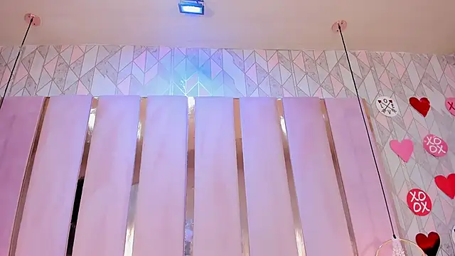 Snapshot of AlinaSweett chatting on 02/15/25, 08:01 AlinaSweett online show from 02/15/25, 08:01