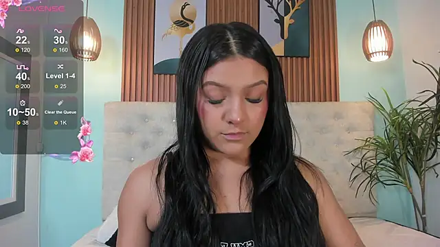 NicolleeEvanss online show from 02/05/25, 11:34