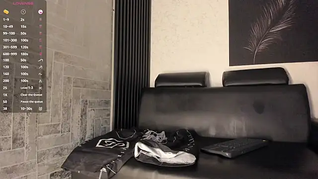 Snapshot of Lil_Curved chatting on 09/19/25, 11:33 Lil Curved online show from 09/19/25, 11:33