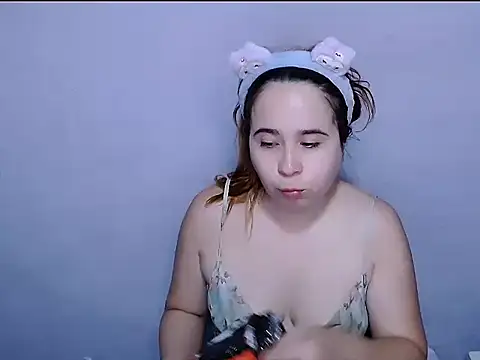 SubLayla01 online show from 11/28/25, 05:48