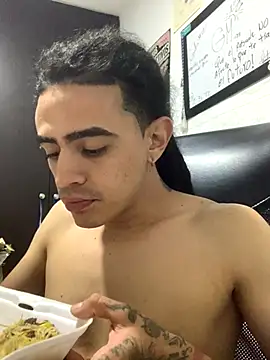 JovenDesobediente online show from 10/14/25, 04:46