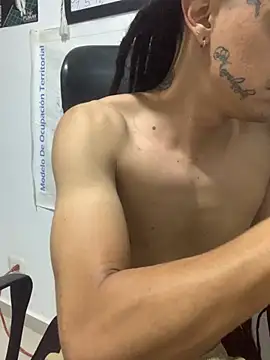 JovenDesobediente online show from 11/17/25, 05:35