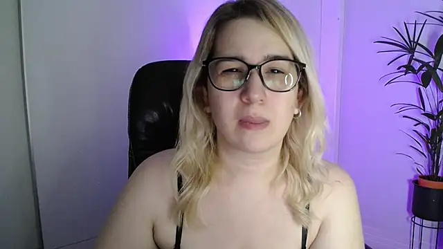 amooraaamoon online show from 01/20/25, 12:15