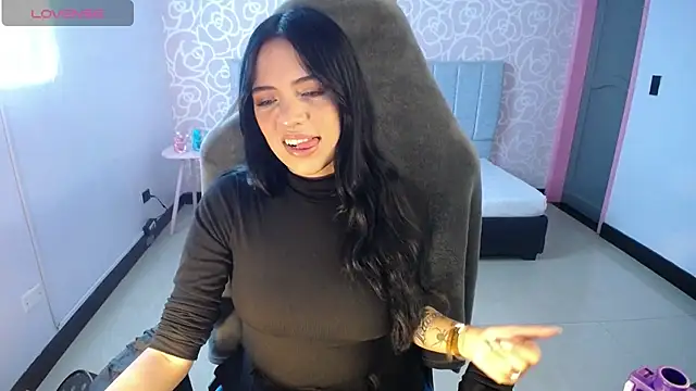 Snapshot of ninfa1_ch chatting on 01/18/25, 11:11 ninfa1 ch online show from 01/18/25, 11:11