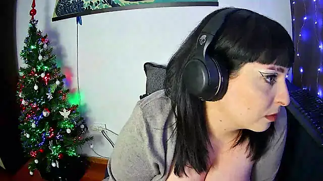 EmmaKrosss online show from 12/17/24, 03:06