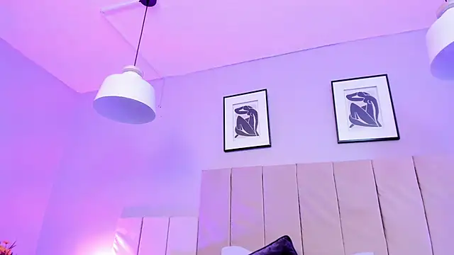 April bowie online show from 02/10/25, 06:45