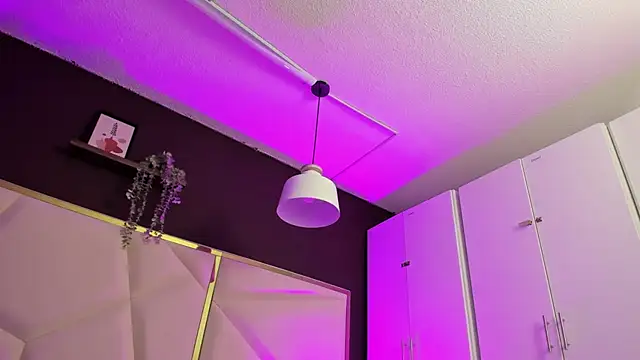 April bowie online show from 02/11/26, 11:26