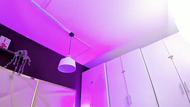 April bowie online show from 04/15/26, 11:28