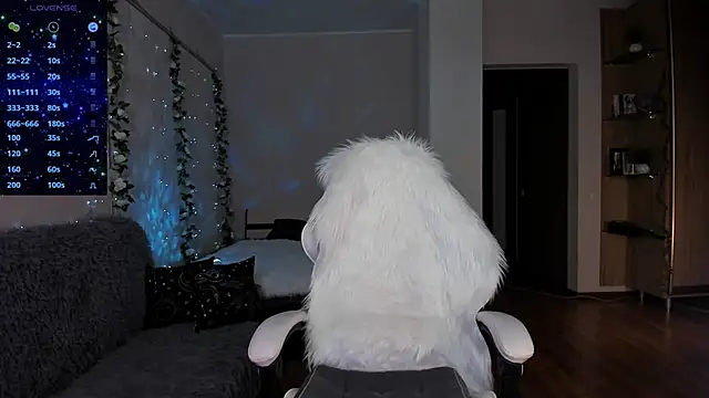 -danae- online show from 12/12/24, 06:42