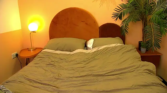 FerrariRedxBabestation online show from 02/28/26, 09:27