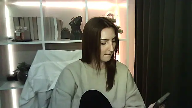 X Alisa online show from 10/25/25, 05:51