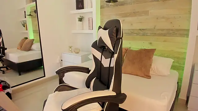 candy summer28 online show from 12/22/25, 07:22