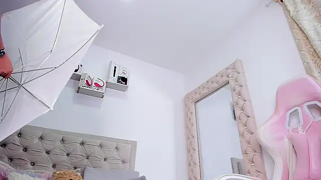 Snapshot of lorennahernandez01 chatting on 02/08/25, 09:13 lorennahernandez01 online show from 02/08/25, 09:13