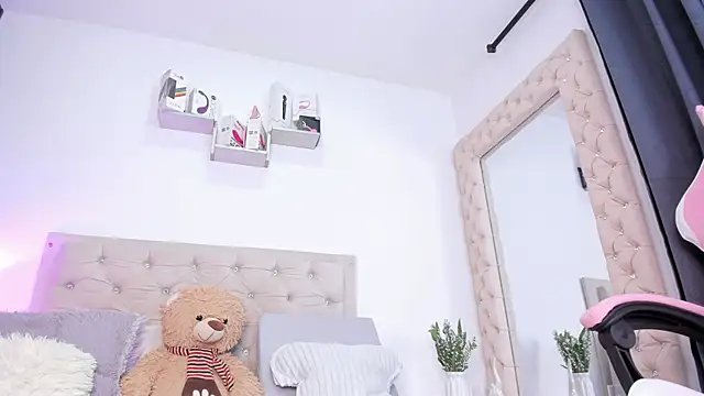 Snapshot of lorennahernandez01 chatting on 09/20/25, 11:22 lorennahernandez01 online show from 09/20/25, 11:22