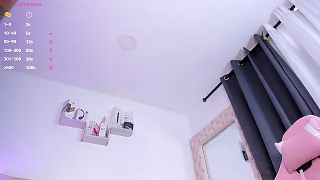 Snapshot of lorennahernandez01 chatting on 10/07/25, 11:40 lorennahernandez01 online show from 10/07/25, 11:40