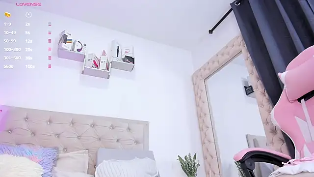 Snapshot of lorennahernandez01 chatting on 10/09/25, 11:30 lorennahernandez01 online show from 10/09/25, 11:30