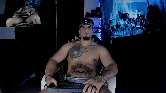 Snapshot of kingbear777 chatting on 12/21/24, 01:36 kingbear777 online show from 12/21/24, 01:36