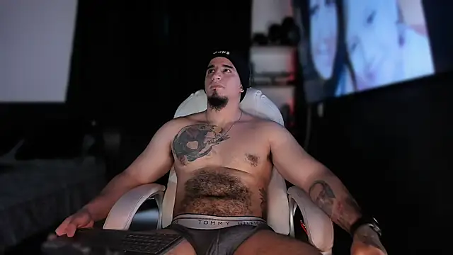 Snapshot of kingbear777 chatting on 12/24/24, 06:17 kingbear777 online show from 12/24/24, 06:17