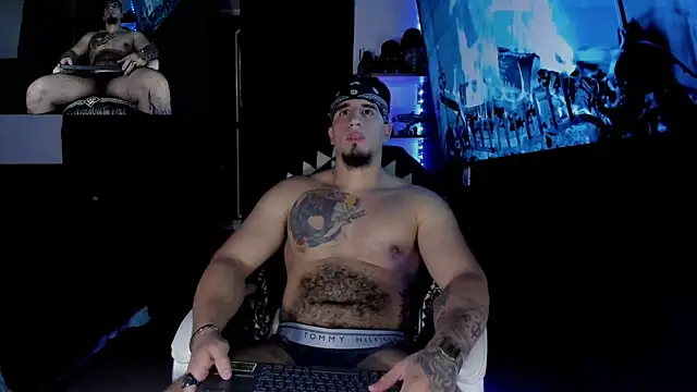 Snapshot of kingbear777 chatting on 01/31/25, 01:01 kingbear777 online show from 01/31/25, 01:01