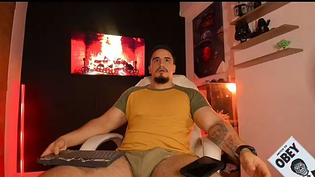 Snapshot of kingbear777 chatting on 09/14/25, 10:42 kingbear777 online show from 09/14/25, 10:42