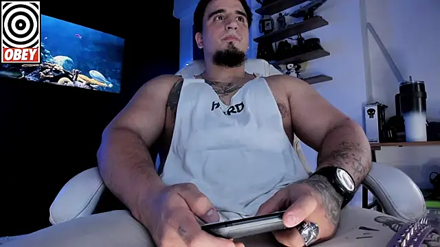 Snapshot of kingbear777 chatting on 09/28/25, 05:02 kingbear777 online show from 09/28/25, 05:02