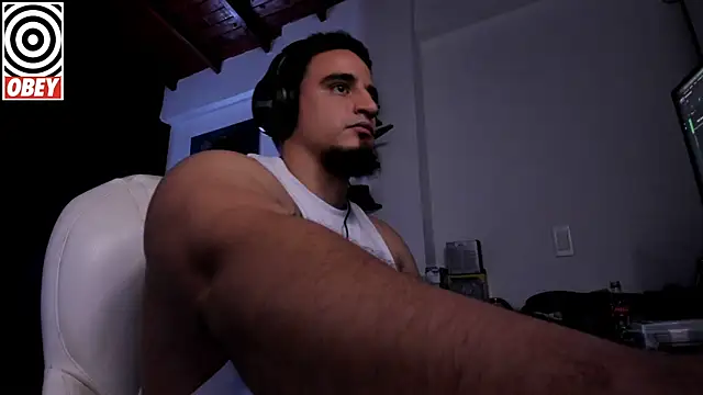 Snapshot of kingbear777 chatting on 10/01/25, 12:11 kingbear777 online show from 10/01/25, 12:11