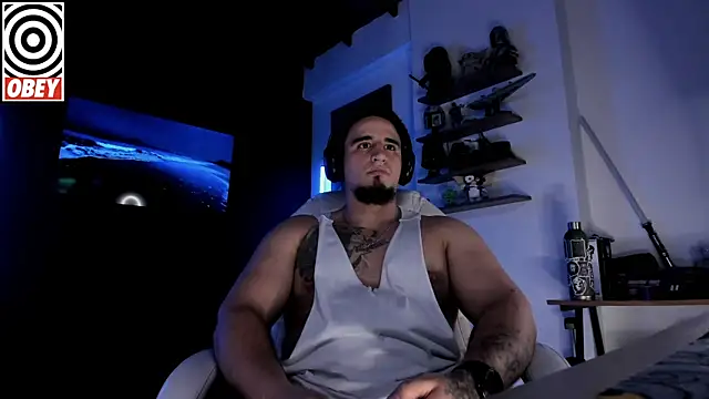 Snapshot of kingbear777 chatting on 11/21/25, 12:37 kingbear777 online show from 11/21/25, 12:37