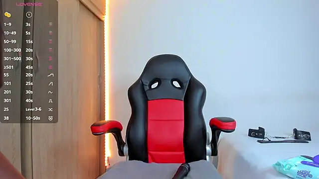 Snapshot of barbiee_ebony chatting on 11/18/25, 05:01 barbiee ebony online show from 11/18/25, 05:01