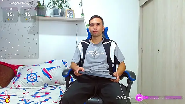 Snapshot of dorian_h_ chatting on 10/29/25, 10:33 dorian h online show from 10/29/25, 10:33