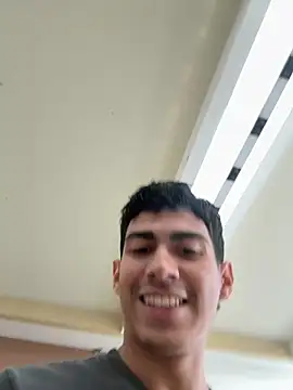 Snapshot of WildLogan chatting on 02/11/26, 04:12 WildLogan online show from 02/11/26, 04:12