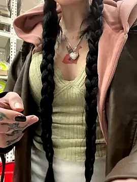 Melissa crazy online show from 11/12/25, 03:23