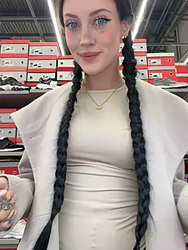 Melissa crazy online show from 12/05/25, 03:20