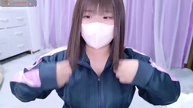 Snapshot of _mirai0917 chatting on 12/17/24, 11:05 mirai0917 online show from 12/17/24, 11:05