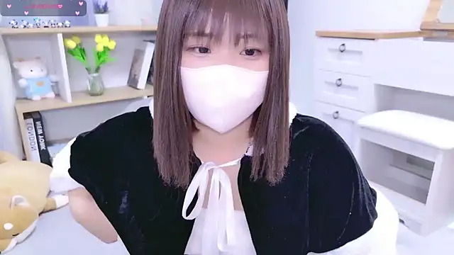 Snapshot of _mirai0917 chatting on 12/19/24, 12:01 mirai0917 online show from 12/19/24, 12:01