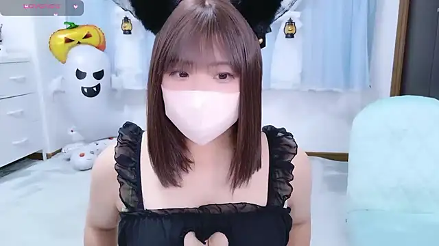 Snapshot of _mirai0917 chatting on 10/30/25, 11:11 mirai0917 online show from 10/30/25, 11:11