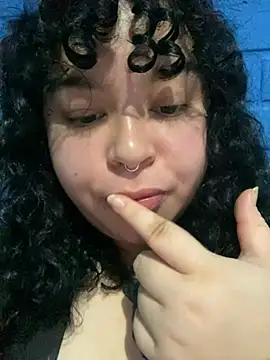 Snapshot of Kimberliprivv chatting on 04/06/26, 05:25 Kimberliprivv online show from 04/06/26, 05:25