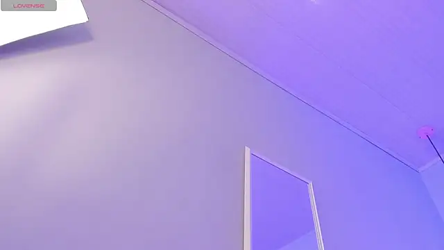 ScarletGV online show from 12/17/25, 04:51