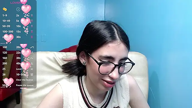 Snapshot of LenaRoses chatting on 12/02/24, 08:11 LenaRoses online show from 12/02/24, 08:11