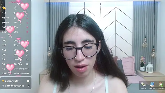 Snapshot of LenaRoses chatting on 12/19/24, 06:23 LenaRoses online show from 12/19/24, 06:23