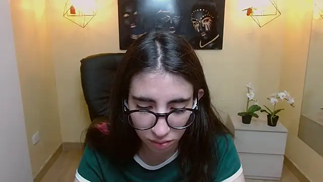 Snapshot of LenaRoses chatting on 01/08/25, 08:39 LenaRoses online show from 01/08/25, 08:39