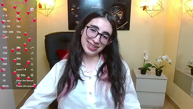 Snapshot of LenaRoses chatting on 01/09/25, 08:22 LenaRoses online show from 01/09/25, 08:22