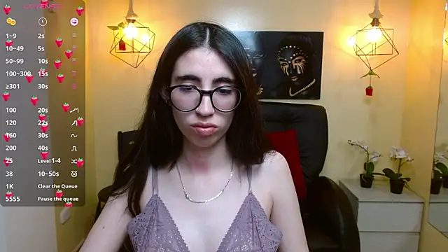 Snapshot of LenaRoses chatting on 01/27/25, 08:49 LenaRoses online show from 01/27/25, 08:49