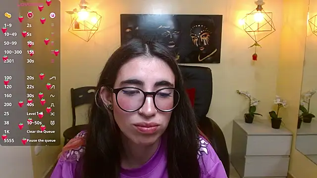 Snapshot of LenaRoses chatting on 02/06/25, 07:51 LenaRoses online show from 02/06/25, 07:51