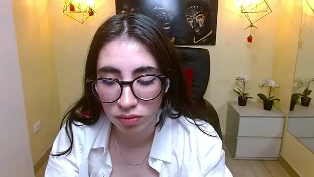 Snapshot of LenaRoses chatting on 02/28/25, 10:06 LenaRoses online show from 02/28/25, 10:06