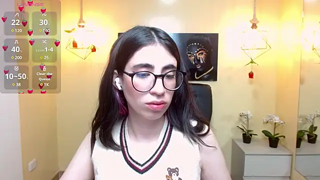 Snapshot of LenaRoses chatting on 03/01/25, 11:47 LenaRoses online show from 03/01/25, 11:47