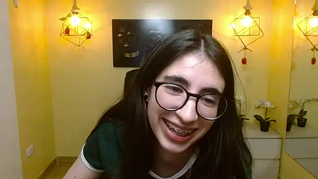 Snapshot of LenaRoses chatting on 03/05/25, 12:38 LenaRoses online show from 03/05/25, 12:38