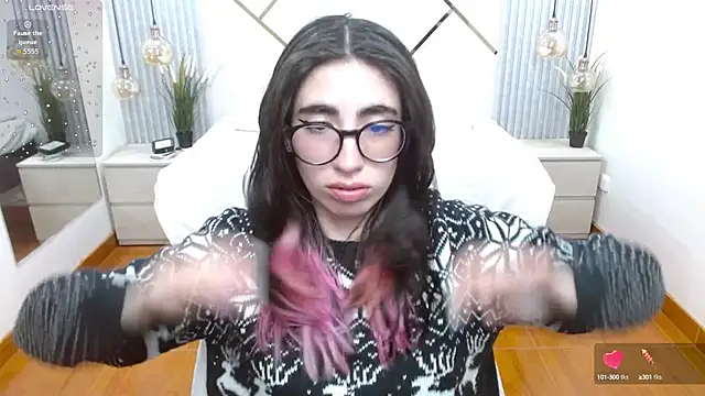 Snapshot of LenaRoses chatting on 09/24/25, 07:50 LenaRoses online show from 09/24/25, 07:50