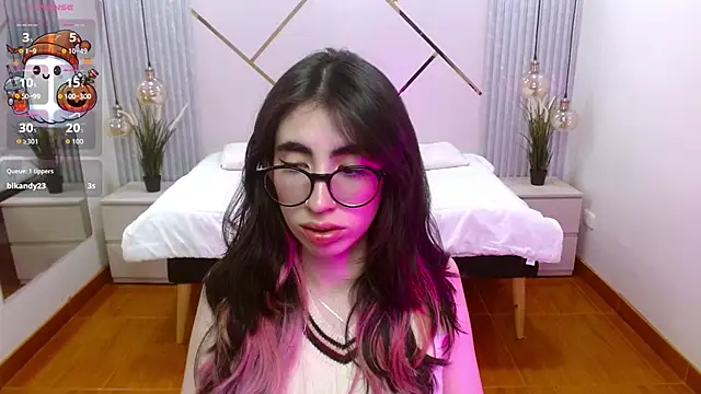 Snapshot of LenaRoses chatting on 11/05/25, 05:24 LenaRoses online show from 11/05/25, 05:24