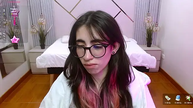 Snapshot of LenaRoses chatting on 11/06/25, 12:50 LenaRoses online show from 11/06/25, 12:50