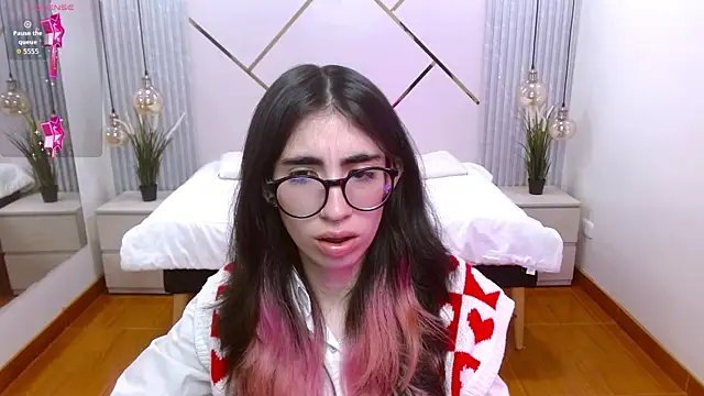 Snapshot of LenaRoses chatting on 11/07/25, 12:49 LenaRoses online show from 11/07/25, 12:49